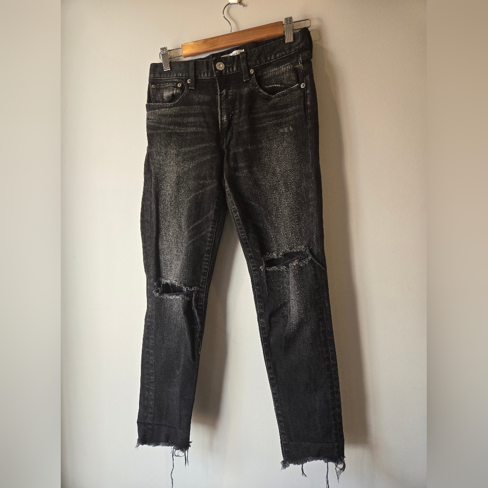 Moussy Vintage Black Distressed Skinny Size 26